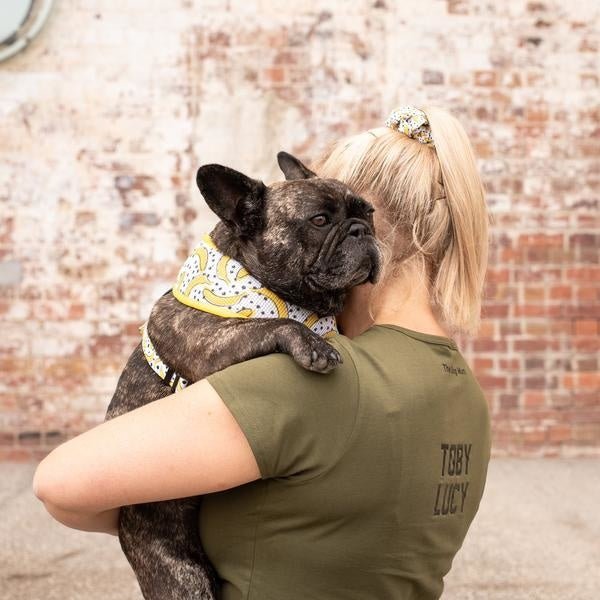 Big and Little Dogs Going Bananas scrunchie Haarelastiek > haarasseccoire Standaard/One Size