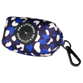 Big and Little Dogs Winter Blues poepzakjeshouder - Premium Poepzakjeshouder > Poepzakhouder from Big and Little Dogs - Just €10! Shop now at Frenkiezdogshop