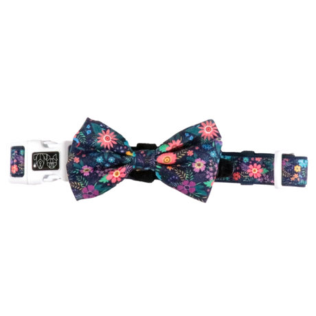 Big and Little Dogs Collar & Bow-tie Stop & Smell The Flowers - Premium Hondenstrik > strik from Big and Little Dogs - Just €16.99! Shop now at Frenkiezdogshop