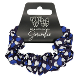 Big and Little Dogs Winter Blues scrunchie - Premium Haarelastiek > haarasseccoire from Big and Little Dogs - Just €9.99! Shop now at Frenkiezdogshop