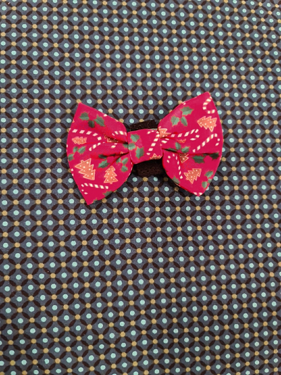 Frenkiez Bowtie Red Christmas - Premium Hondenstrik > strik from Frenkiez - Just €6.99! Shop now at Frenkiezdogshop